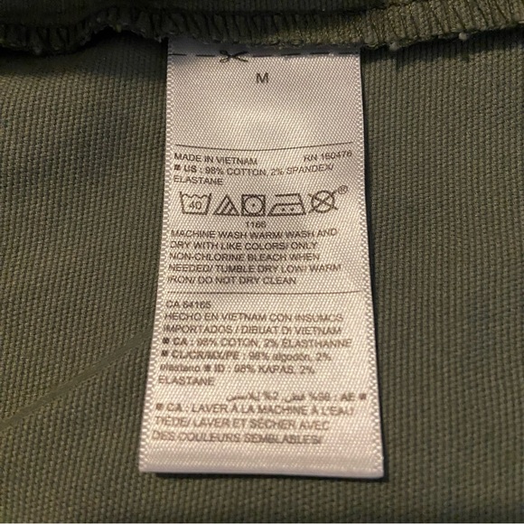 NWOT Green canvas camo utility jacket with mystical /paranormal patches - Picture 7 of 9